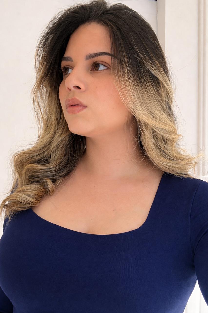 Blusa Gola Quadrada Manga Longa em Poliamida
