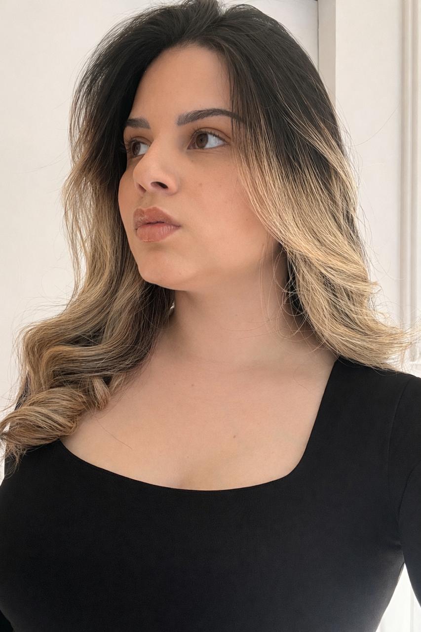 Blusa Gola Quadrada Manga Longa em Poliamida