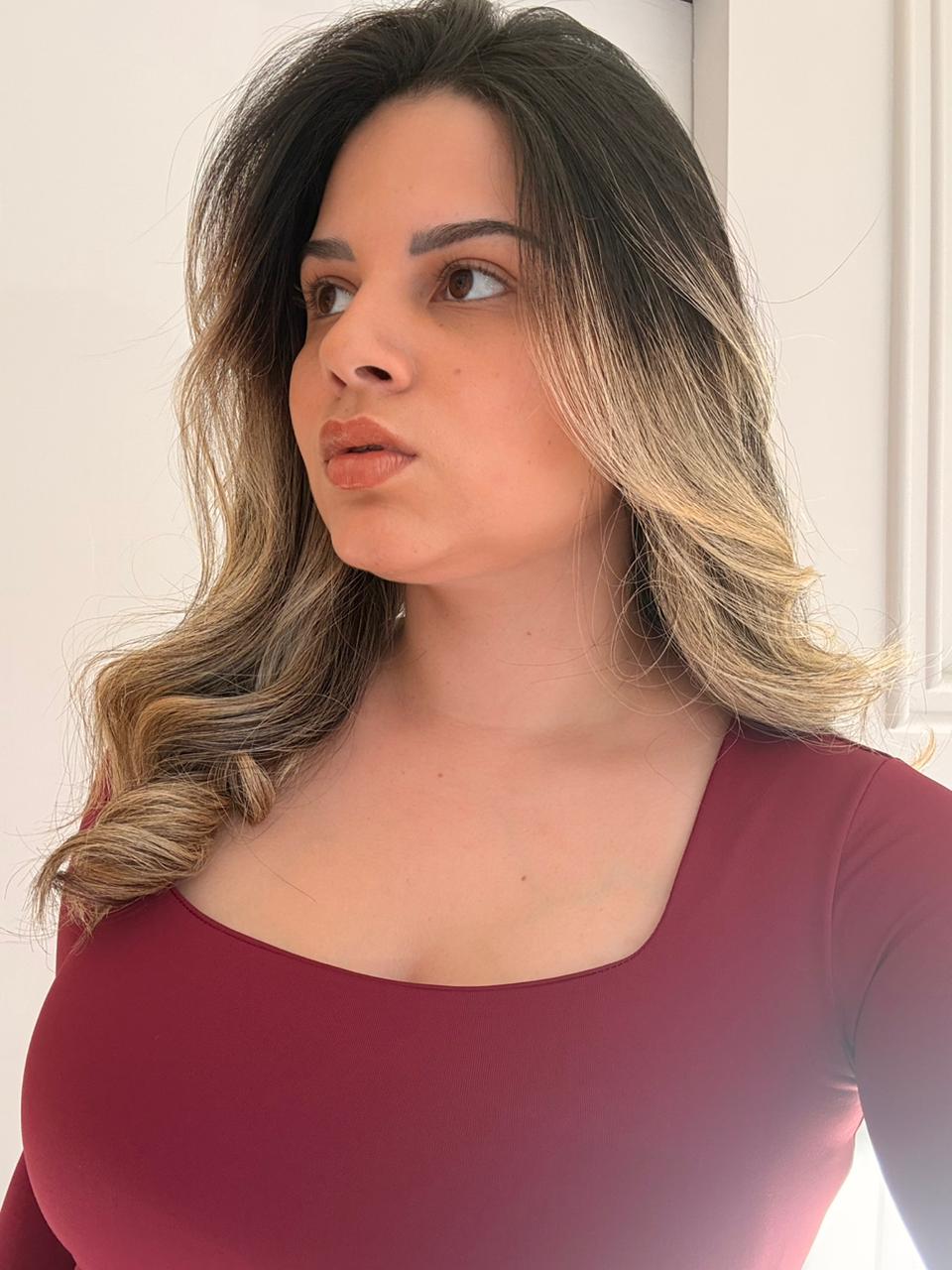 Blusa Gola Quadrada Manga Longa em Poliamida