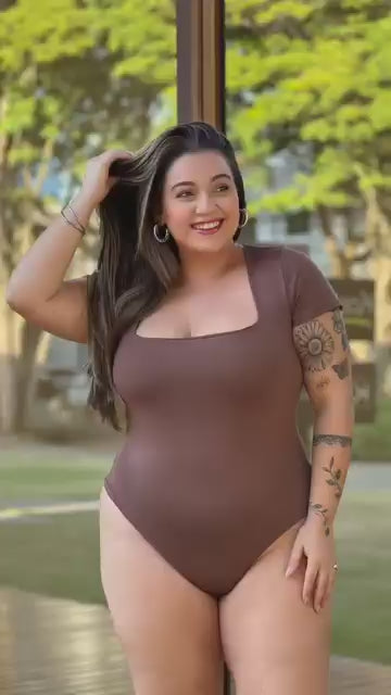 Body Poliamida com Manga e Gola Quadrada